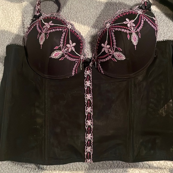 Black corset with purple design - Picture 1 of 2